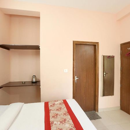 Hotel Ginger Palace - Corporate Hotel Noida Sector 62 Eksteriør bilde