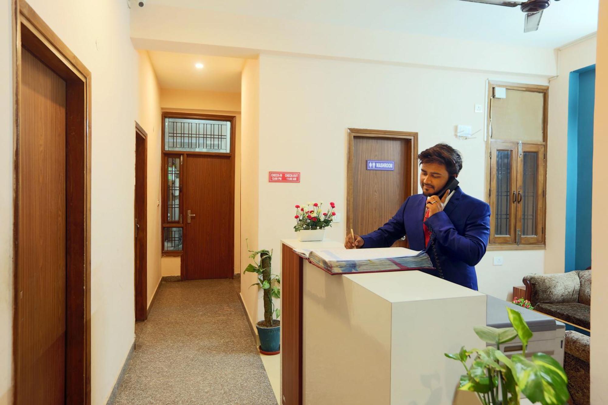 Hotel Ginger Palace - Corporate Hotel Noida Sector 62 Eksteriør bilde
