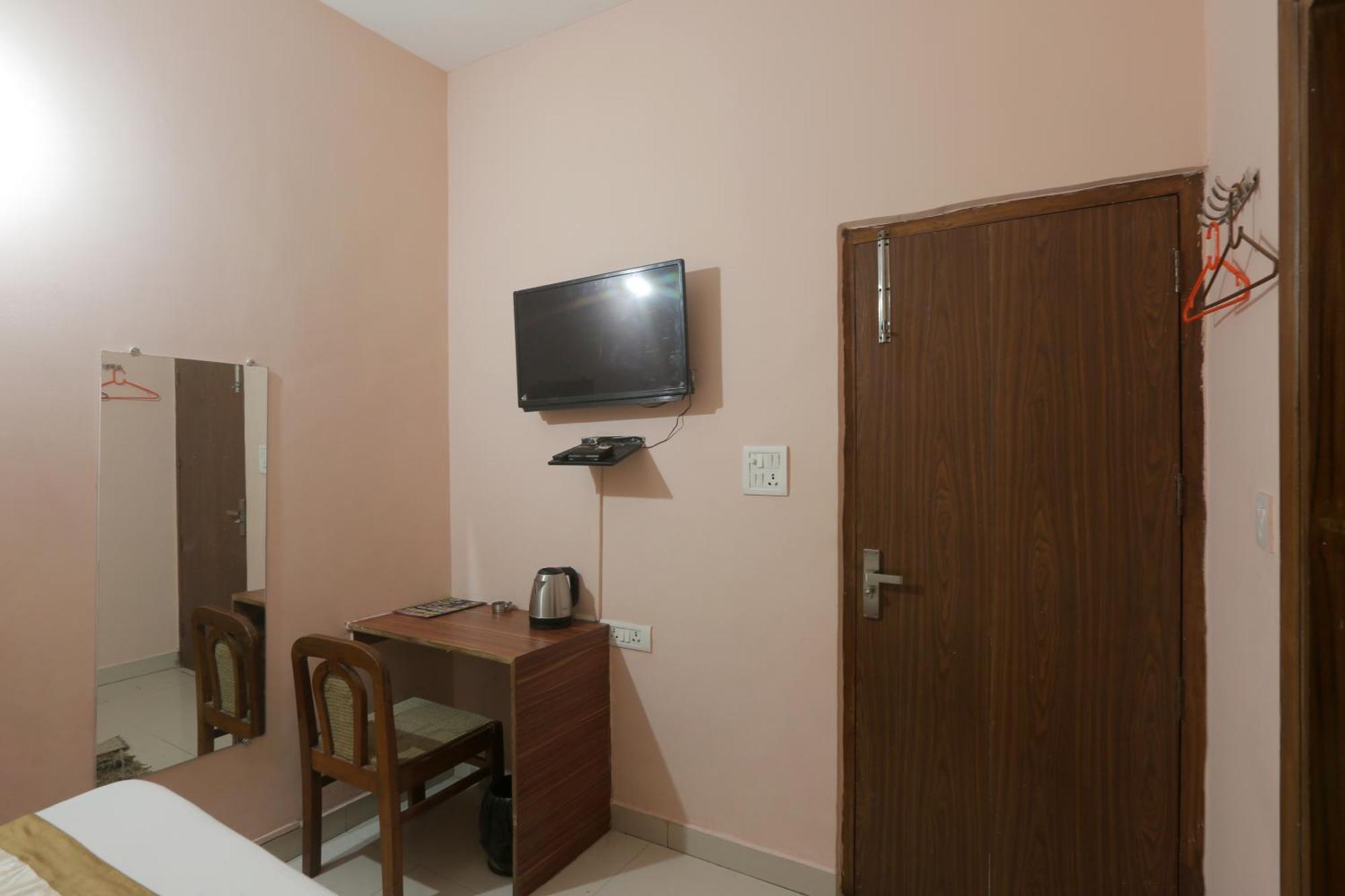 Hotel Ginger Palace - Corporate Hotel Noida Sector 62 Eksteriør bilde